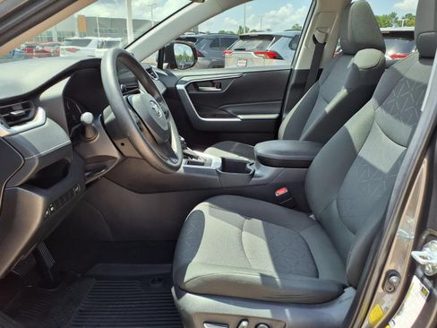 Certified 2025 Toyota RAV4 XLE w/ Convenience Package FWD image 18