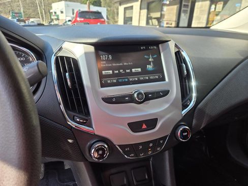 Used 2017 Chevrolet Cruze LS image 14