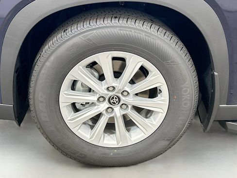 New 2026 Toyota Grand Highlander AWD image 8