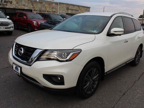 Used 2018 Nissan Pathfinder SL AWD/4WD image 3