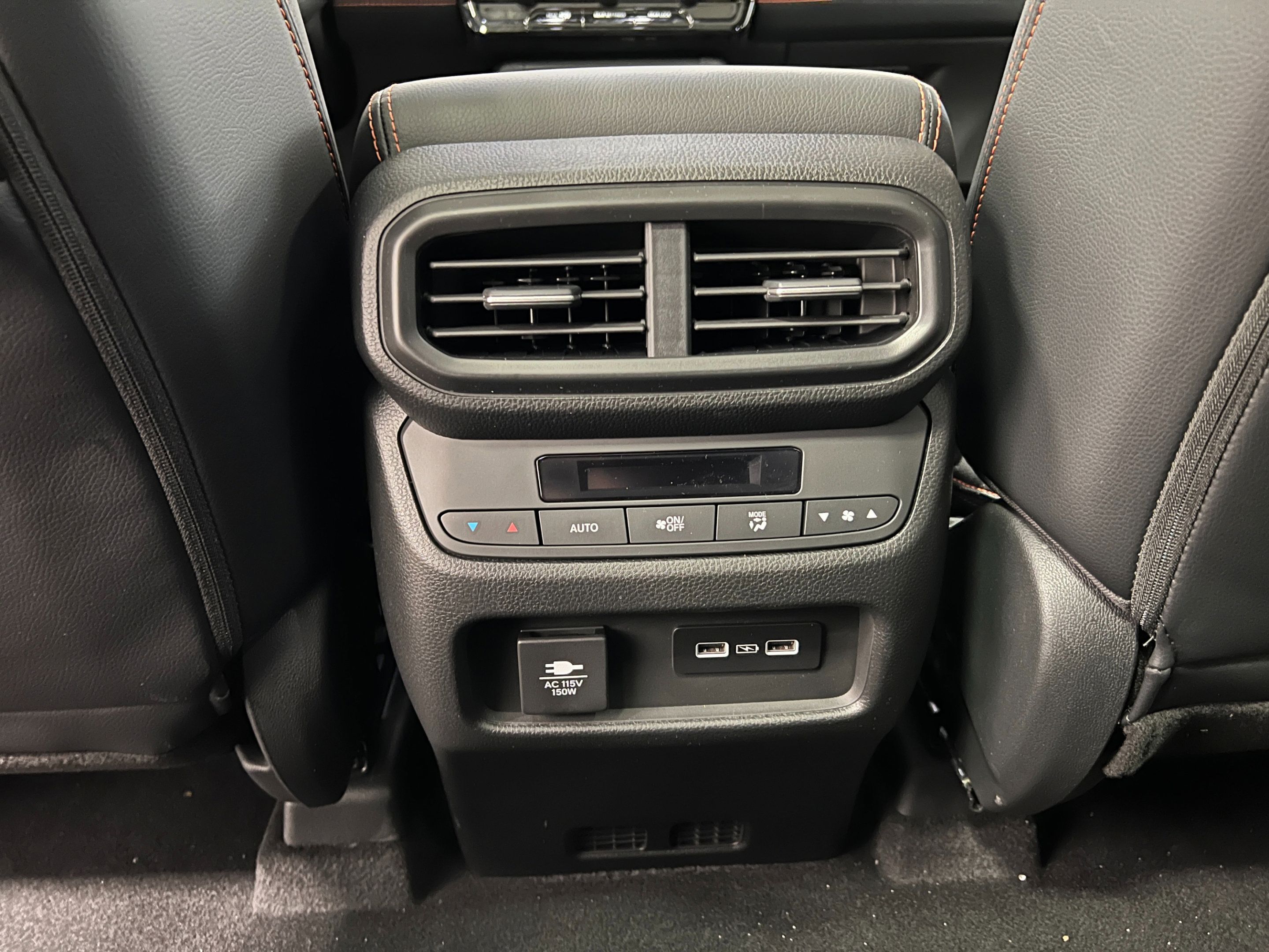 Used 2025 Honda Pilot TrailSport image 27
