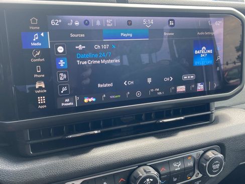 Used 2025 Jeep Wrangler Willys AWD/4WD image 26