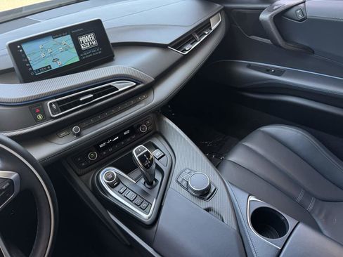 Used 2019 BMW i8 Roadster AWD/4WD image 18
