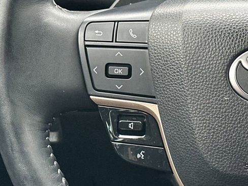 Used 2025 Toyota Crown Signia image 10