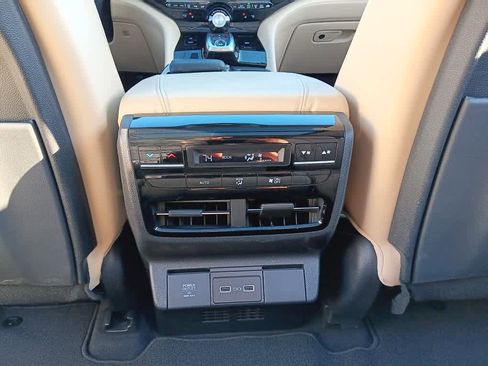 Used 2023 Acura MDX SH-AWD w/ Technology Package image 16