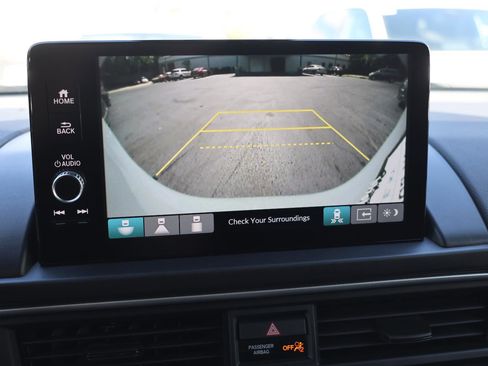 Used 2024 Honda Pilot Touring image 30