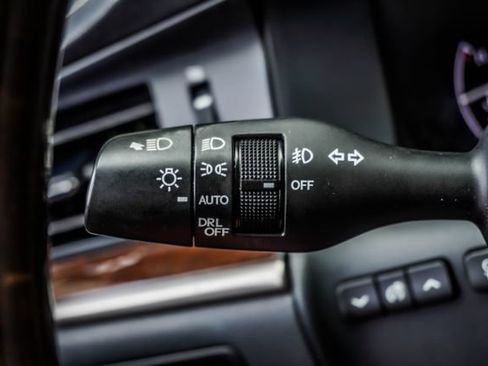 Used 2013 Lexus ES 350 w/ Luxury Pkg FWD image 22