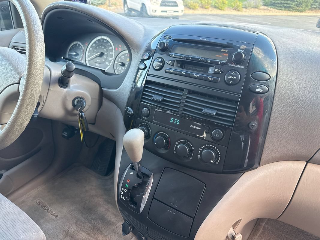Used 2004 Toyota Sienna CE FWD image 17