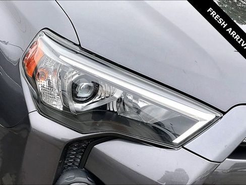Used 2021 Toyota 4Runner SR5 Premium w/ Moonroof Package AWD/4WD image 32