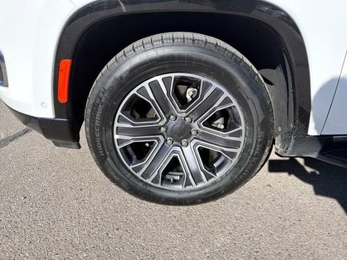 Used 2024 Jeep Wagoneer L Series II w/ Flexible Seating Group image 26