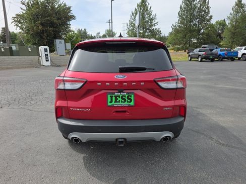 Certified 2022 Ford Escape Titanium w/ Class II Trailer Tow Package AWD/4WD image 17