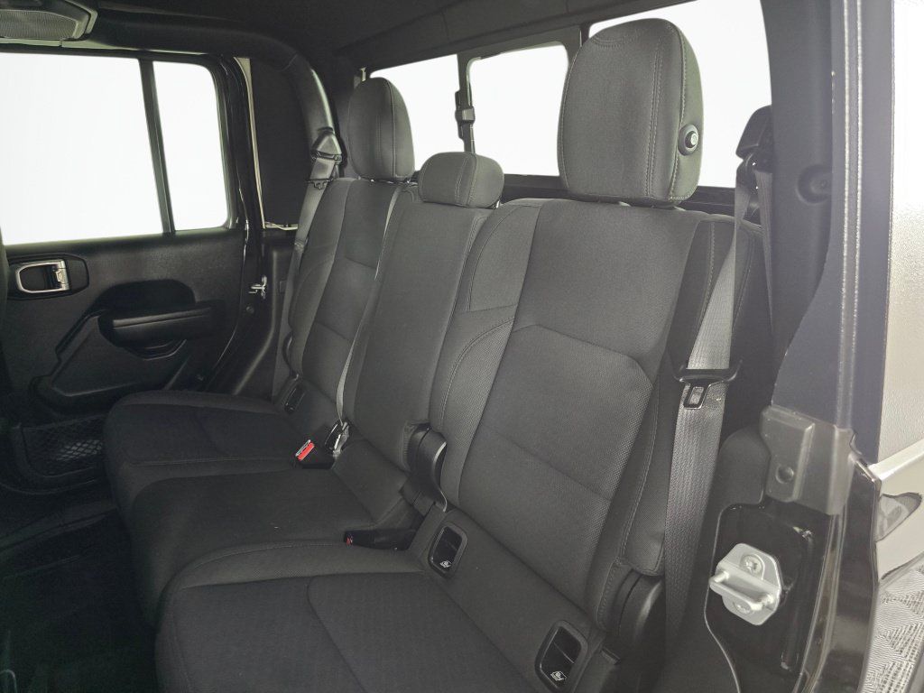 Used 2022 Jeep Gladiator Sport AWD/4WD image 32