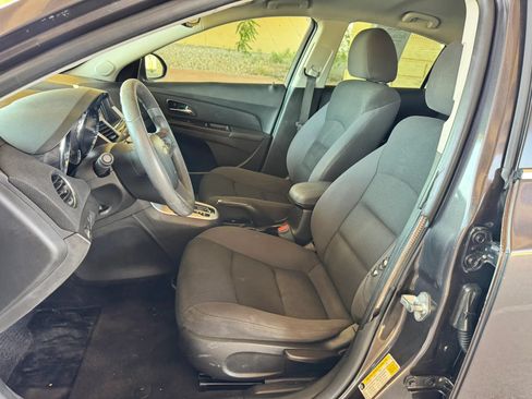 Used 2016 Chevrolet Cruze LT w/ RS Package FWD image 11