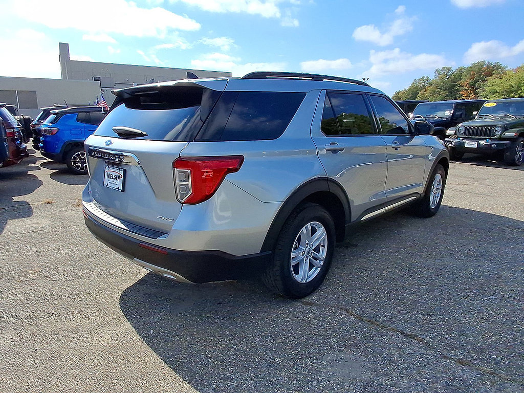 Used 2024 Ford Explorer XLT w/ Equipment Group 202A AWD/4WD image 8