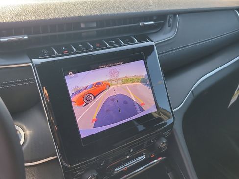 New 2025 Jeep Grand Cherokee Altitude RWD image 17