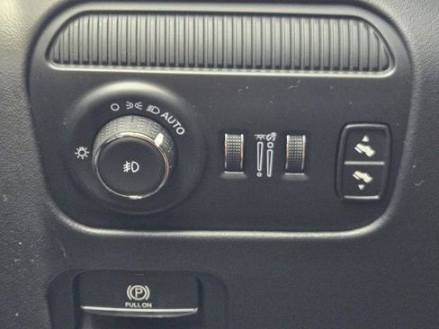Used 2022 Jeep Grand Wagoneer Series III w/ Rear Seat Video Group 1 AWD/4WD image 25