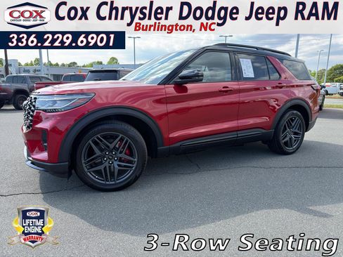 Used 2025 Ford Explorer ST RWD image 1