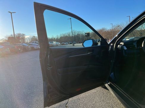 Used 2025 Toyota Camry LE image 36