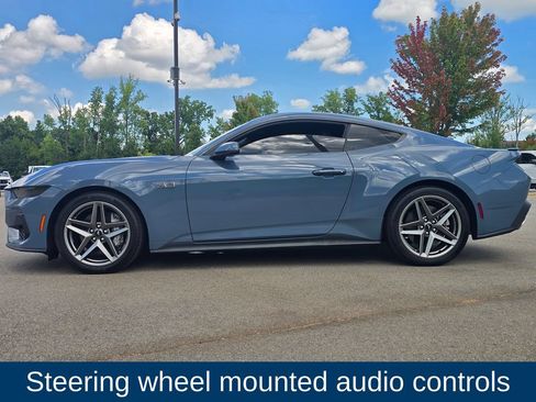 Used 2025 Ford Mustang GT RWD image 5