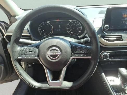 Used 2023 Nissan Altima 2.5 SV AWD/4WD image 15