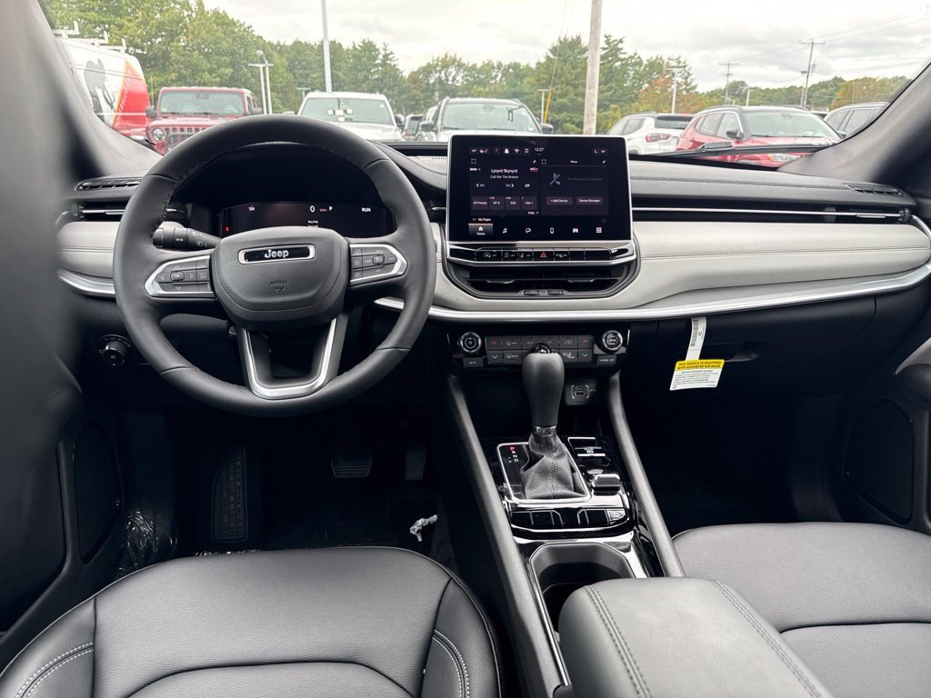 New 2026 Jeep Compass Limited AWD/4WD image 18