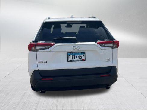 Certified 2021 Toyota RAV4 XLE w/ Convenience Package AWD/4WD image 4