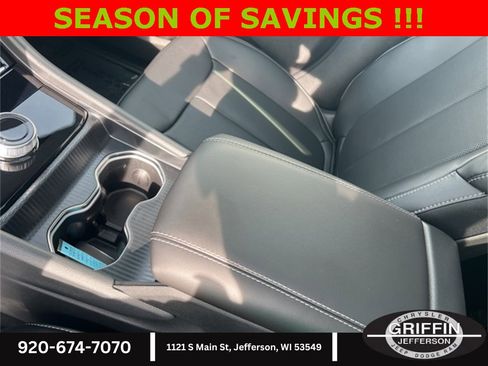 New 2025 Jeep Grand Cherokee L Limited w/ Luxury Tech Group II image 29