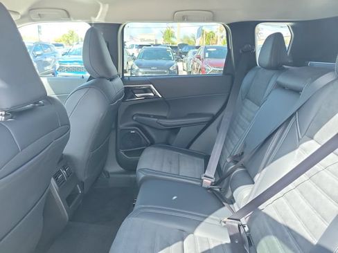 New 2026 Mitsubishi Outlander SE FWD image 14