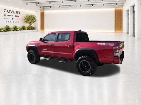Used 2020 Toyota Tacoma TRD Off-Road w/ Technology Package AWD/4WD image 8