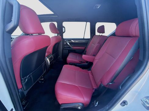Used 2023 Lexus GX 460 Premium w/ Accessory Package AWD/4WD image 23