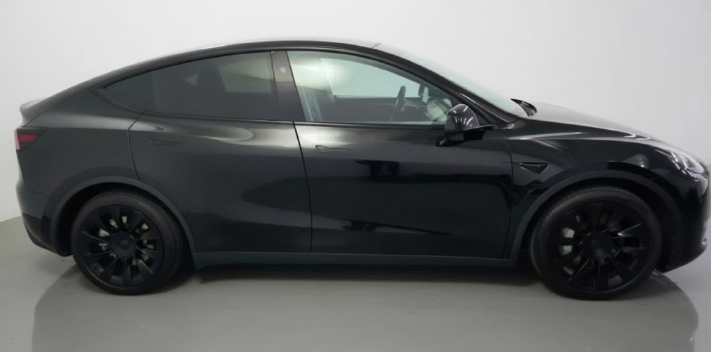 Used 2023 Tesla Model Y AWD image 5