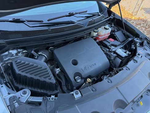 Used 2020 Chevrolet Traverse LT image 23