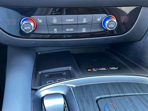 Used 2024 Buick Enclave Essence w/ Sport Touring Edition image 16