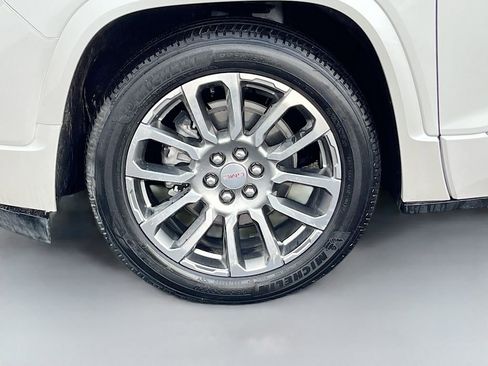 Used 2023 GMC Acadia Denali w/ Denali Ultimate Package AWD/4WD image 35