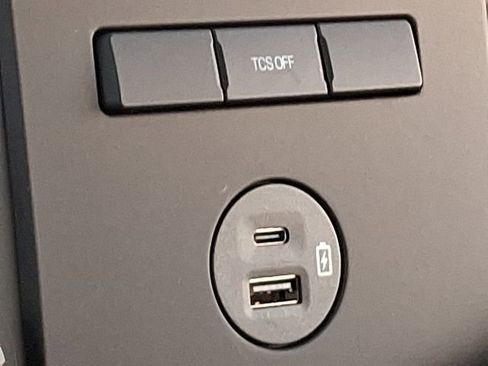 Used 2023 Ford F650 2WD Regular Cab Super Duty image 25