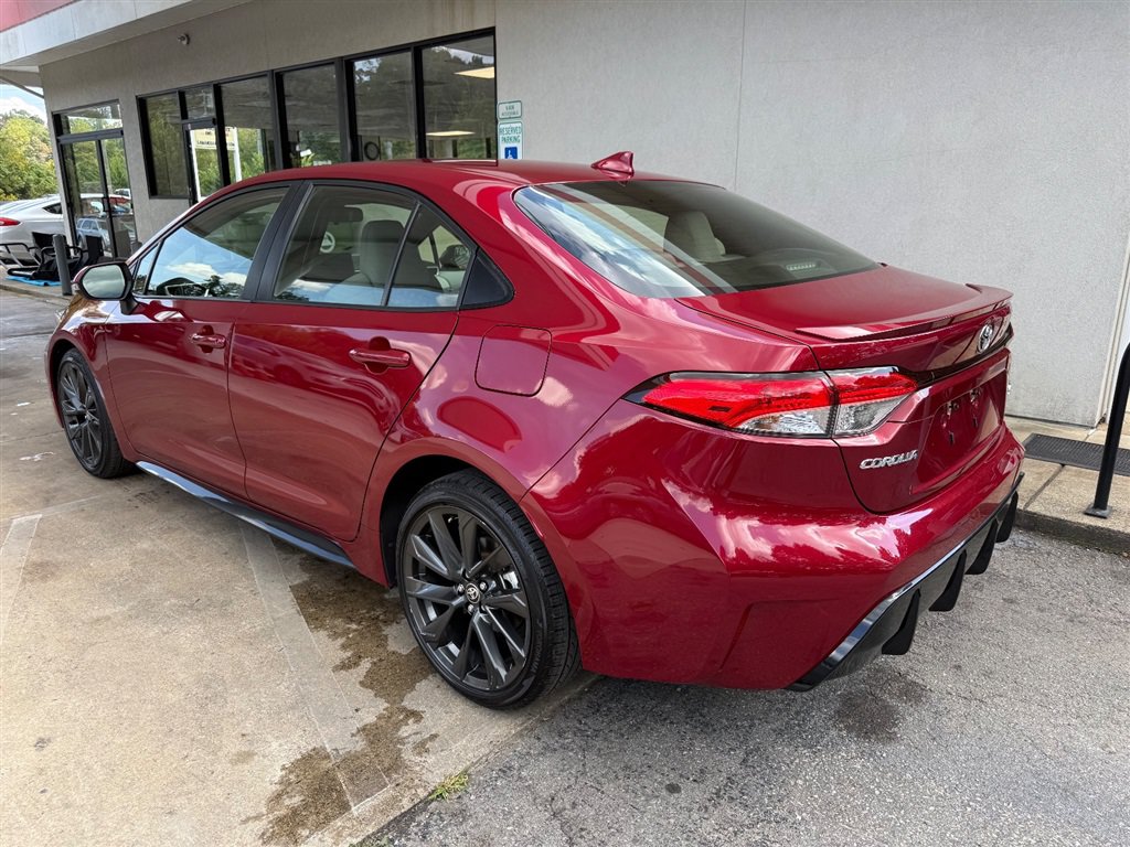 Used 2023 Toyota Corolla SE w/ SE Premium Package FWD image 12