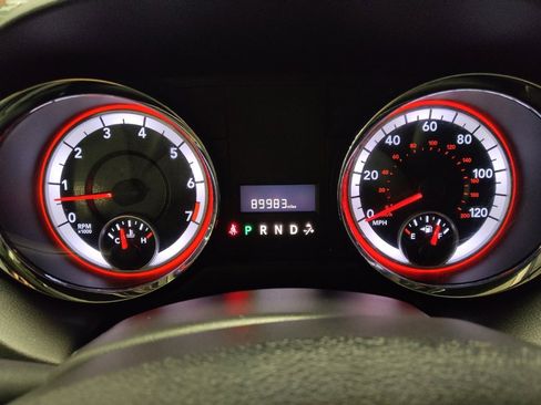 Used 2015 Dodge Grand Caravan SXT FWD image 23