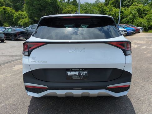 Used 2025 Kia Sportage LX FWD image 6