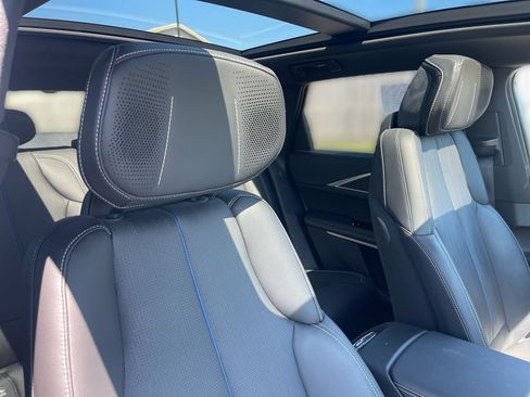 Certified 2025 Cadillac Lyriq Luxury w/ LPO, Floor Liner Package AWD/4WD image 33