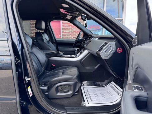 Used 2014 Land Rover Range Rover Sport SE image 18