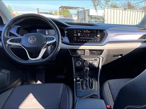 Used 2022 Volkswagen Taos SE image 15