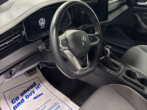 Used 2025 Volkswagen Jetta Sport image 10