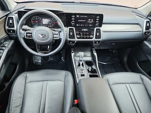 Used 2021 Kia Sorento EX w/ Panoramic Sunroof Package AWD/4WD image 10