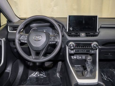 Used 2024 Toyota RAV4 XLE image 6