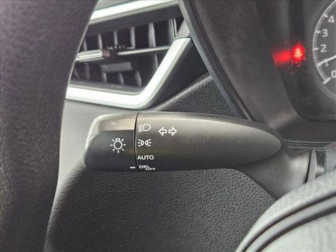 Used 2021 Toyota Corolla LE image 20