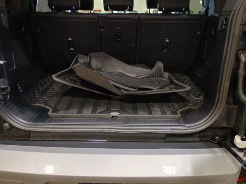 Used 2024 Land Rover Defender 110 S image 20