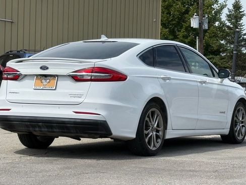 Used 2019 Ford Fusion Titanium FWD image 5