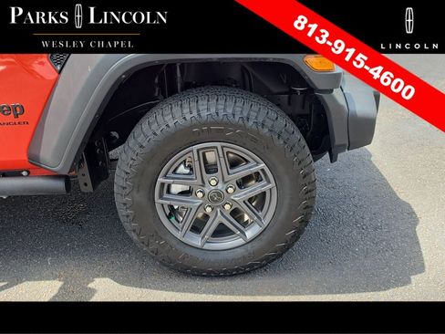 Used 2024 Jeep Wrangler Unlimited Sport AWD/4WD image 31