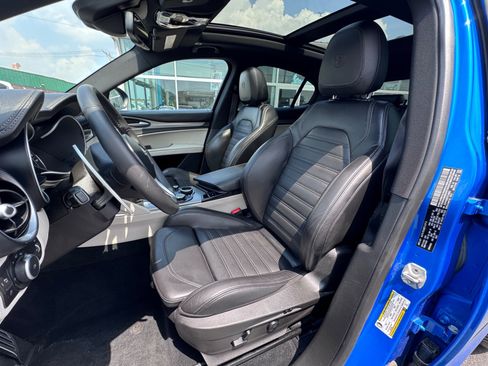 Used 2019 Alfa Romeo Stelvio Ti Sport w/ Quick Order Package 22S Sport AWD/4WD image 2