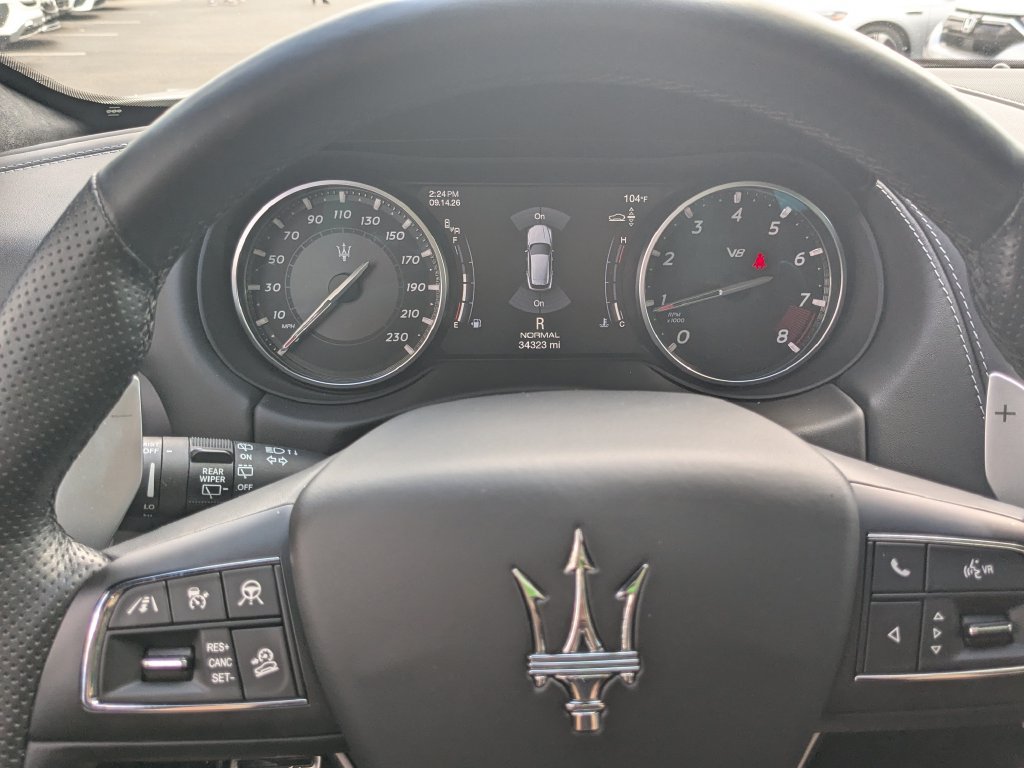 Used 2022 Maserati Levante Trofeo AWD/4WD image 14